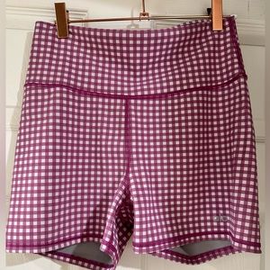 Alo Yoga 4in Vapor High Waisted Gingham Short in Raspberry Sorbet